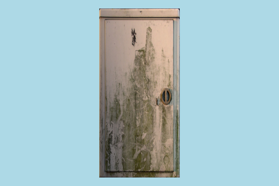 Old Refrigerator 3d model