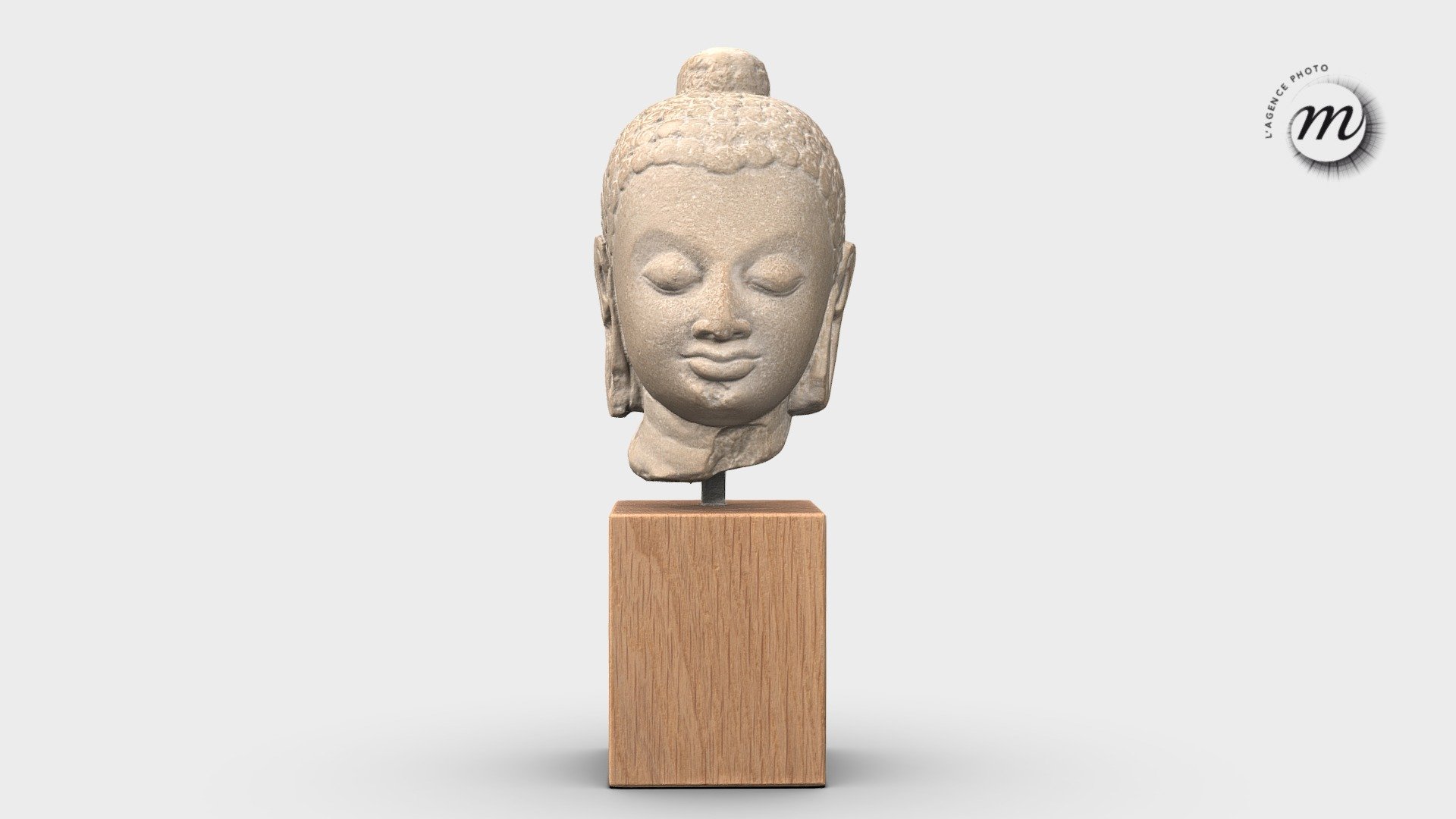 Tête du Buddha Gupta

RK007803

La dynastie des Gupta, qui régna sur une grande partie du territoire indien du I ve au vie siècle, instaura un style auquel on peut conférer l’épithète de « classique ».
À partir des formules peu à peu créées au cours des siècles précédents, l’art Gupta fixa un certain nombre de ces formules en un style bien caractérisé, lequel eut un immense rayonnement, non seulement dans l’Inde propre, mais aussi dans toutes les régions asiatiques atteintes par l’influence indienne.

LIEU DE CONSERVATION DE L’ORIGINAL : Paris, Musée national des Arts asiatiques - Guimet

Original en grès

Reproduction Rmn-GP en résine patinée

DIMENSIONS : Hauteur : 23 cm Largeur : 7,5 cm Profondeur : 12,5 cm

Ateliers d’art des musées nationaux

L'Agence Photo

This is a light 3D model for web display. To use the high quality model contact agence.photo@rmngp.fr

© Rmn-GrandPalais/Reproduction 3D Rmn-GP - Tête du Buddha Gupta - 3D model by Rmn-Grand Palais (@francecollections) 3d model